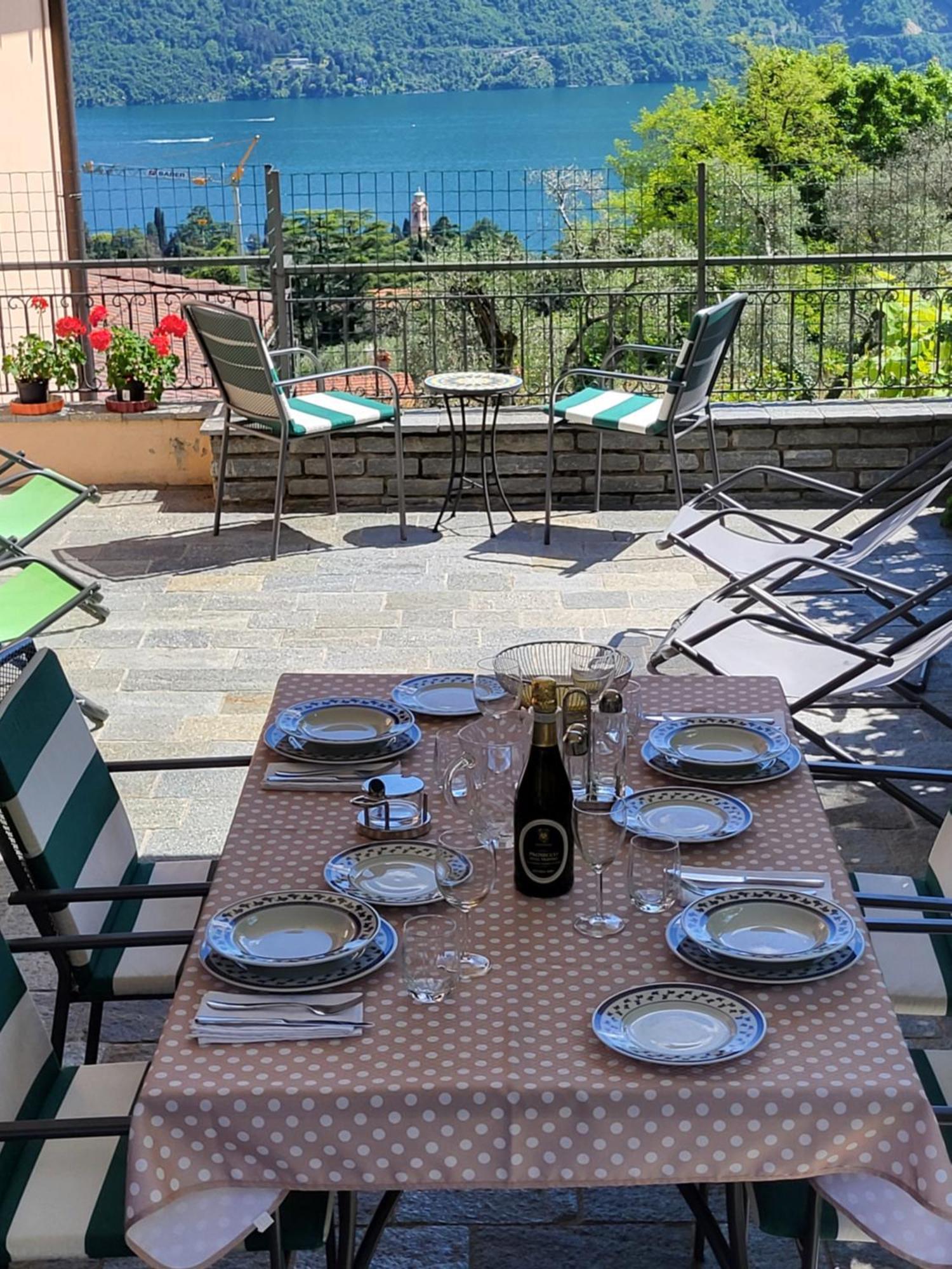 Casa Intignano - Appartamento Con Terrazzo Vista Lago Tremezzo Esterno foto