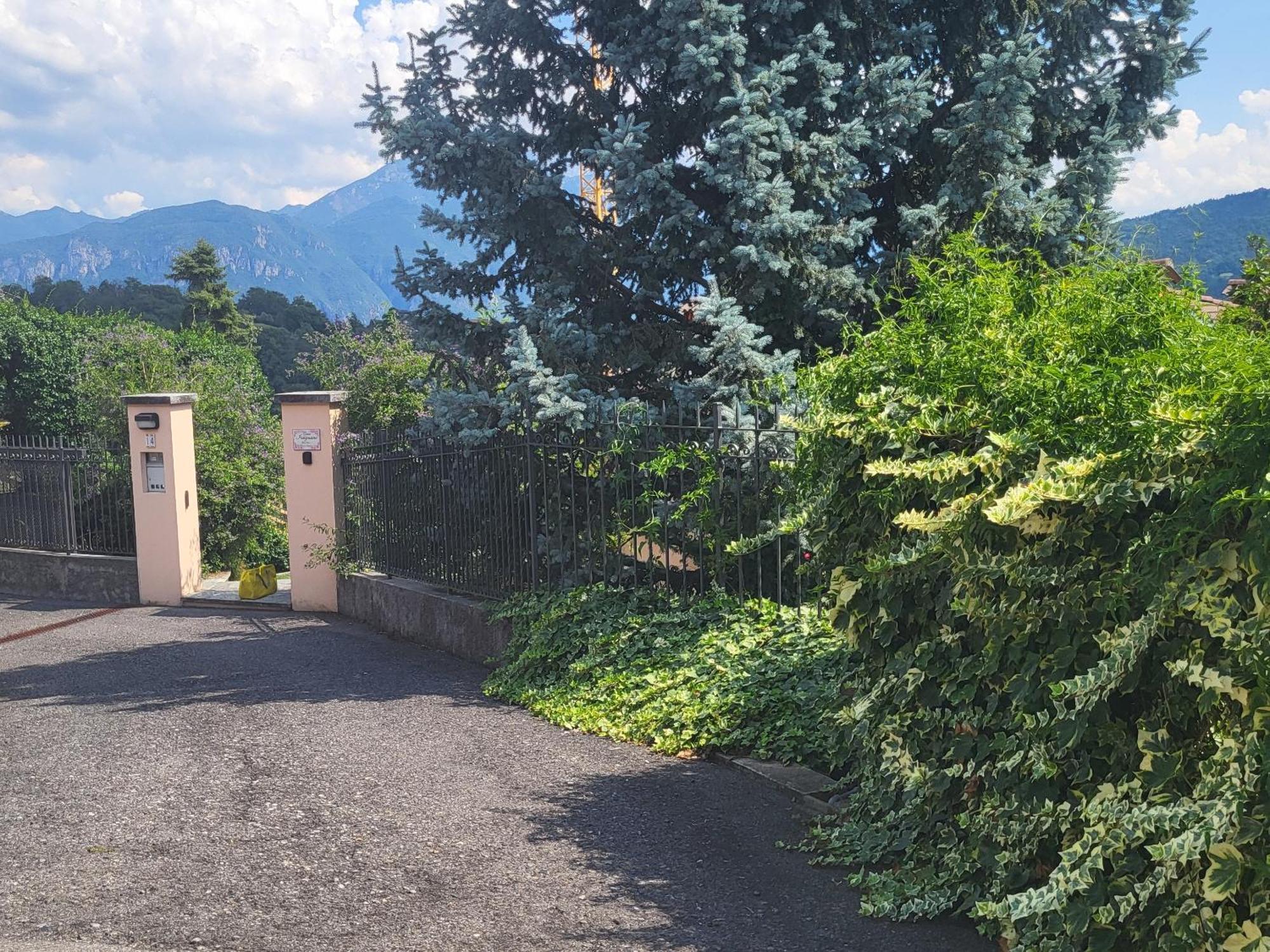 Casa Intignano - Appartamento Con Terrazzo Vista Lago Tremezzo Camera foto