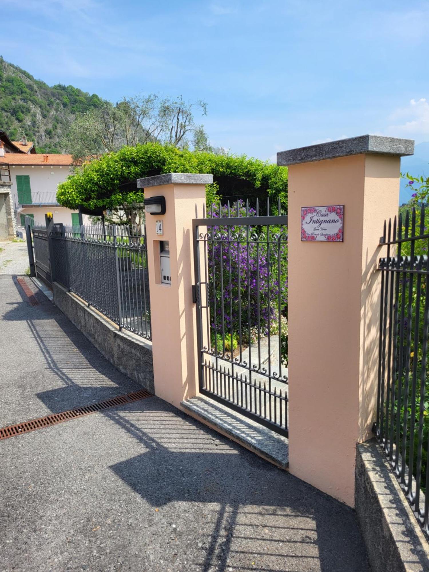 Casa Intignano - Appartamento Con Terrazzo Vista Lago Tremezzo Esterno foto